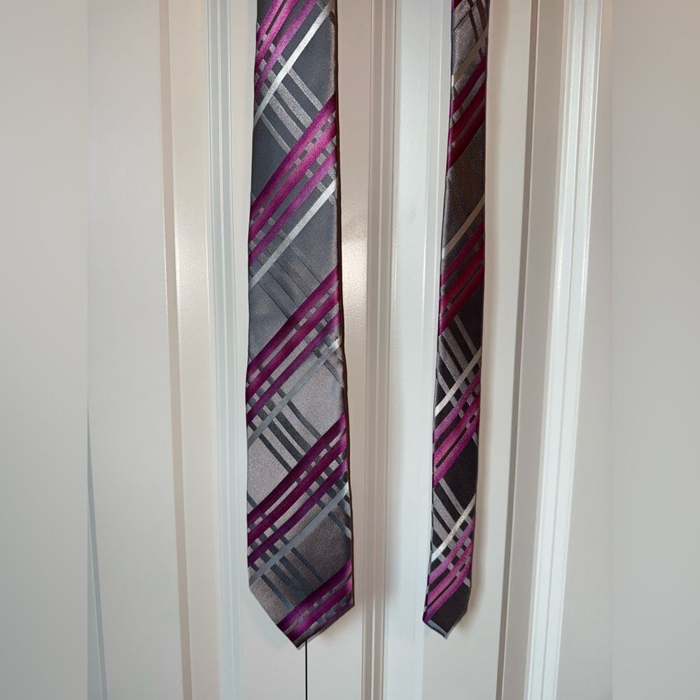 Men’s Alfani Silk Pink and Silver Tie - Picture 4 of 5